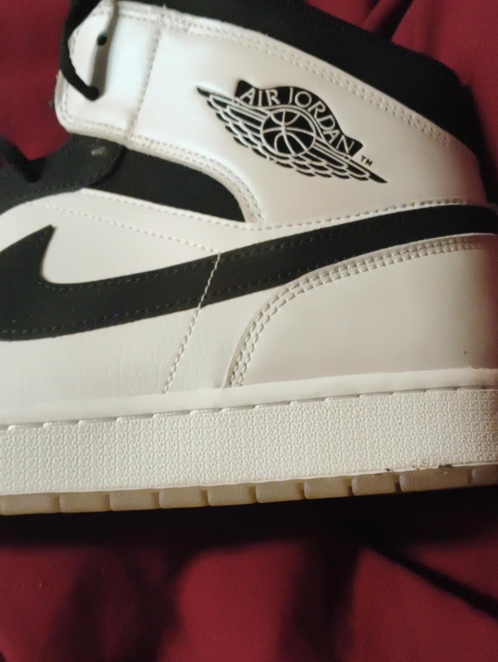 Jordan 1 Mids Diamonds New